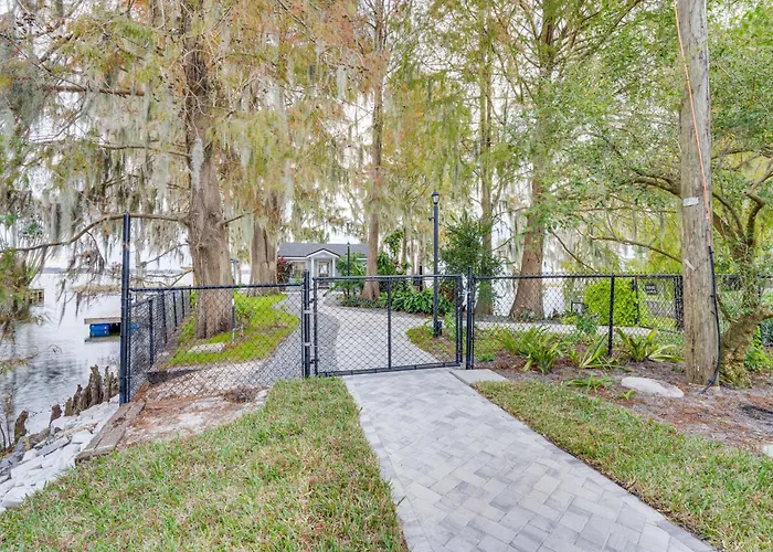 Hot Tub & Fire Pit: Lakefront Home On Lake Eloise